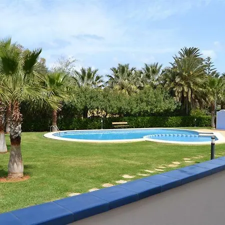 Olas Pili Locdenia דירה *